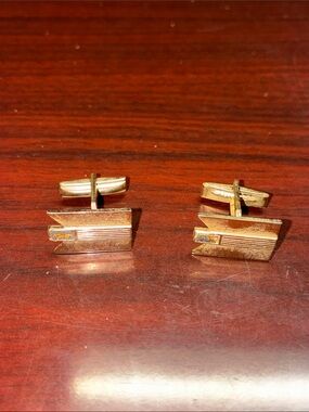 Gentry Gold-Tone Geometric Men’s Cufflinks